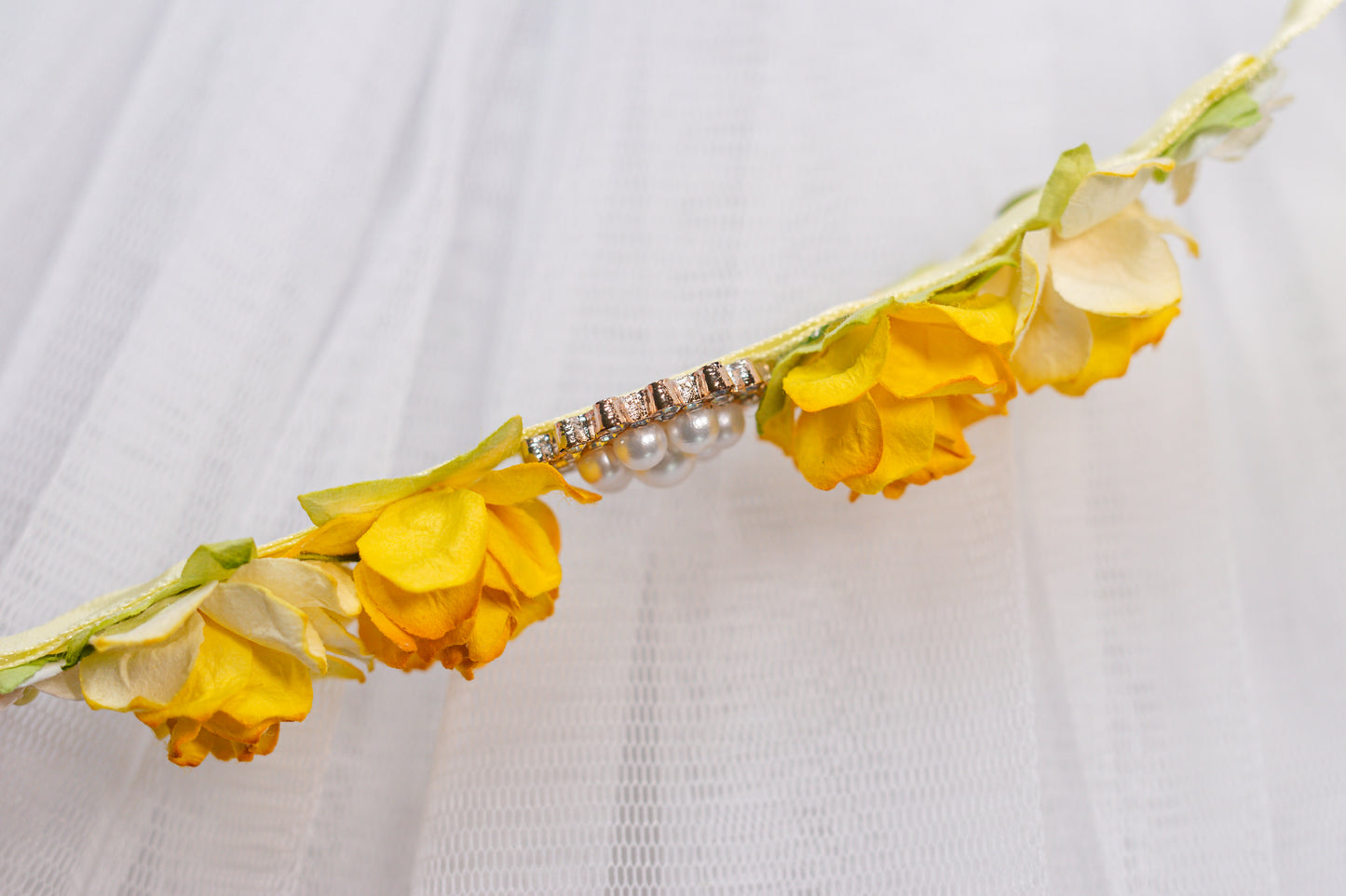 Golden Pearl Radiance – Floral Bun Wrap