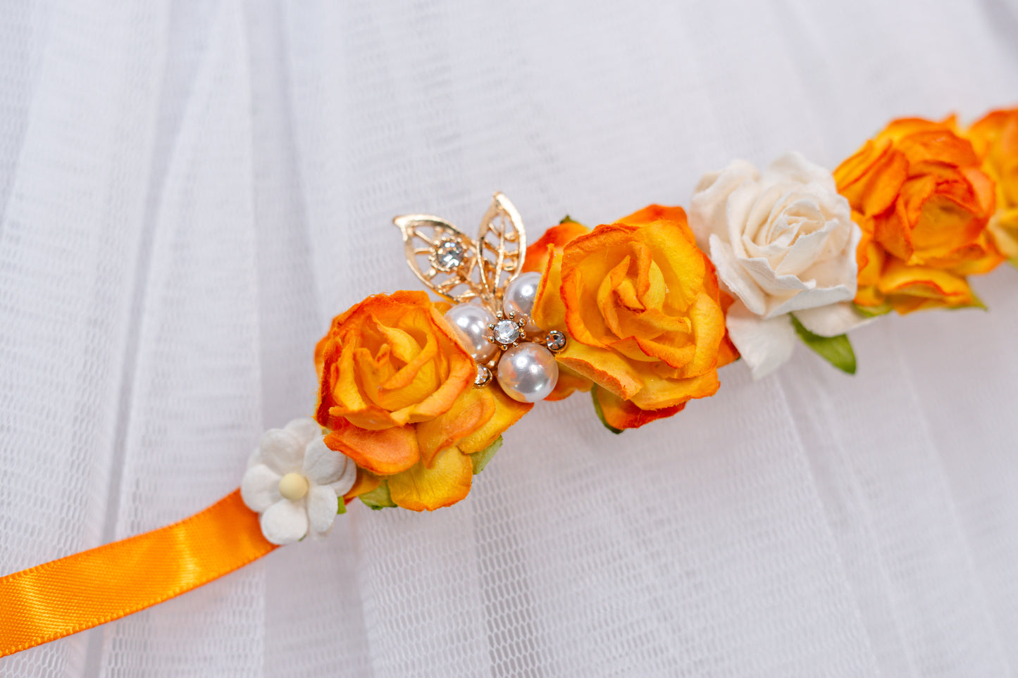 Golden Radiance – Luxe Floral Ballet Bun Wrap