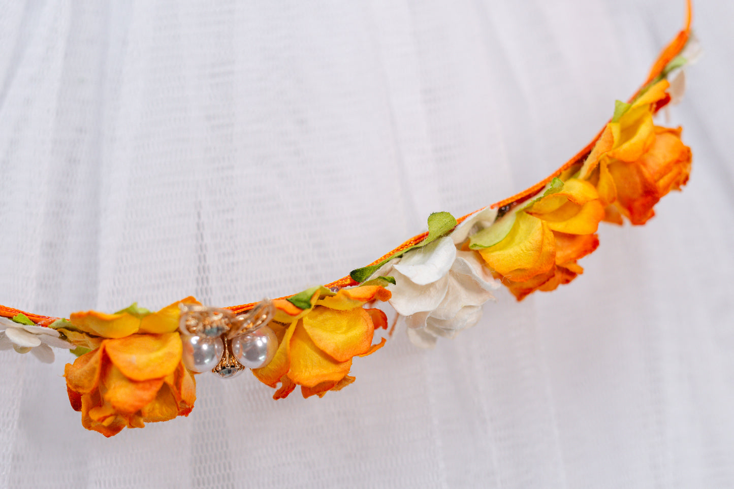 Golden Radiance – Luxe Floral Ballet Bun Wrap