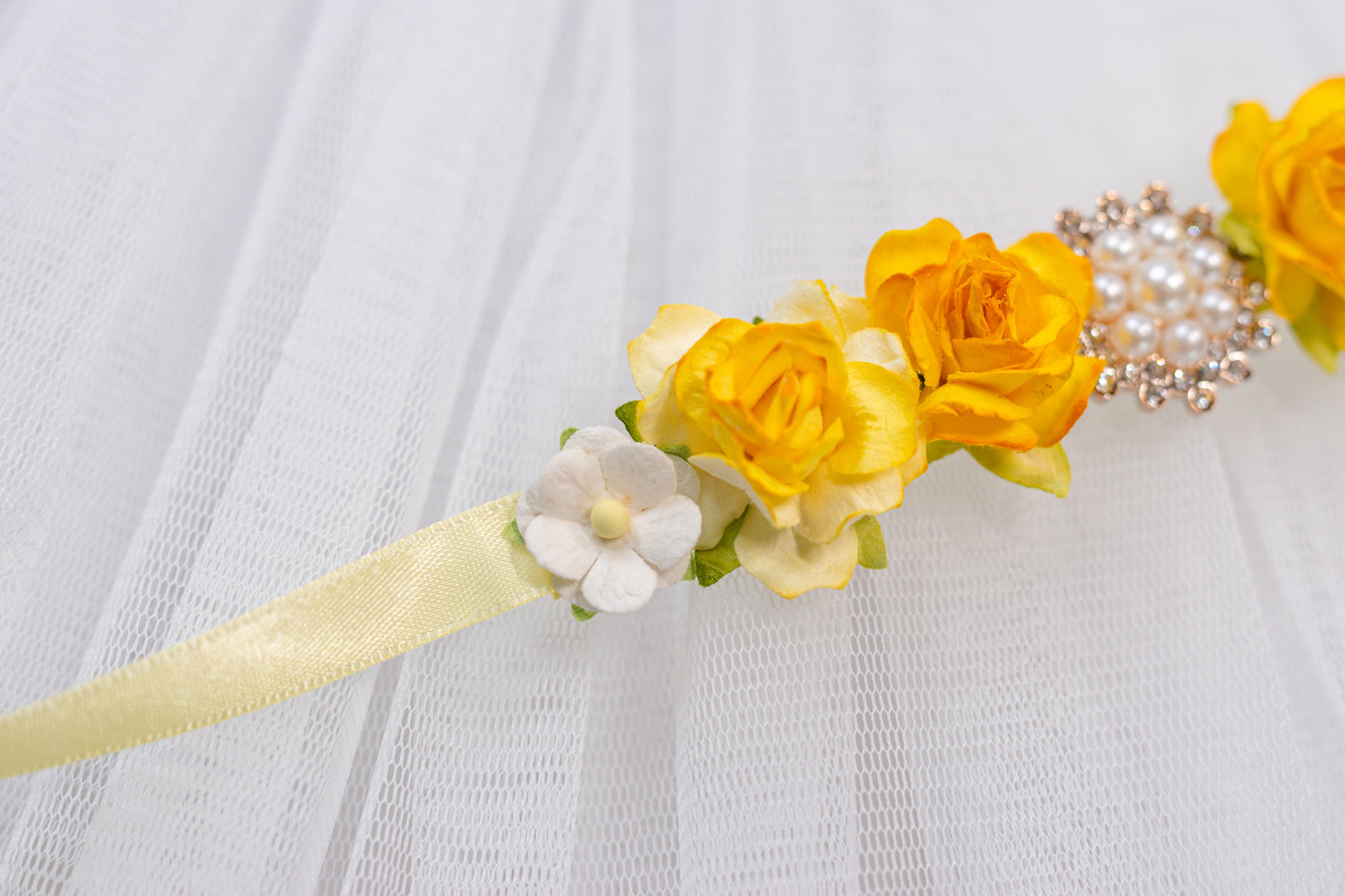 Golden Pearl Radiance – Floral Bun Wrap